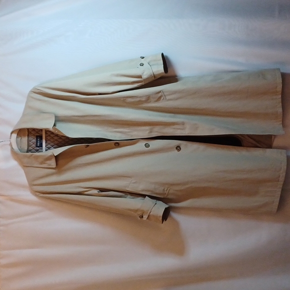 BROOKS 346 Tan Color Men's Trench Coat. Size 44R - Picture 3 of 16